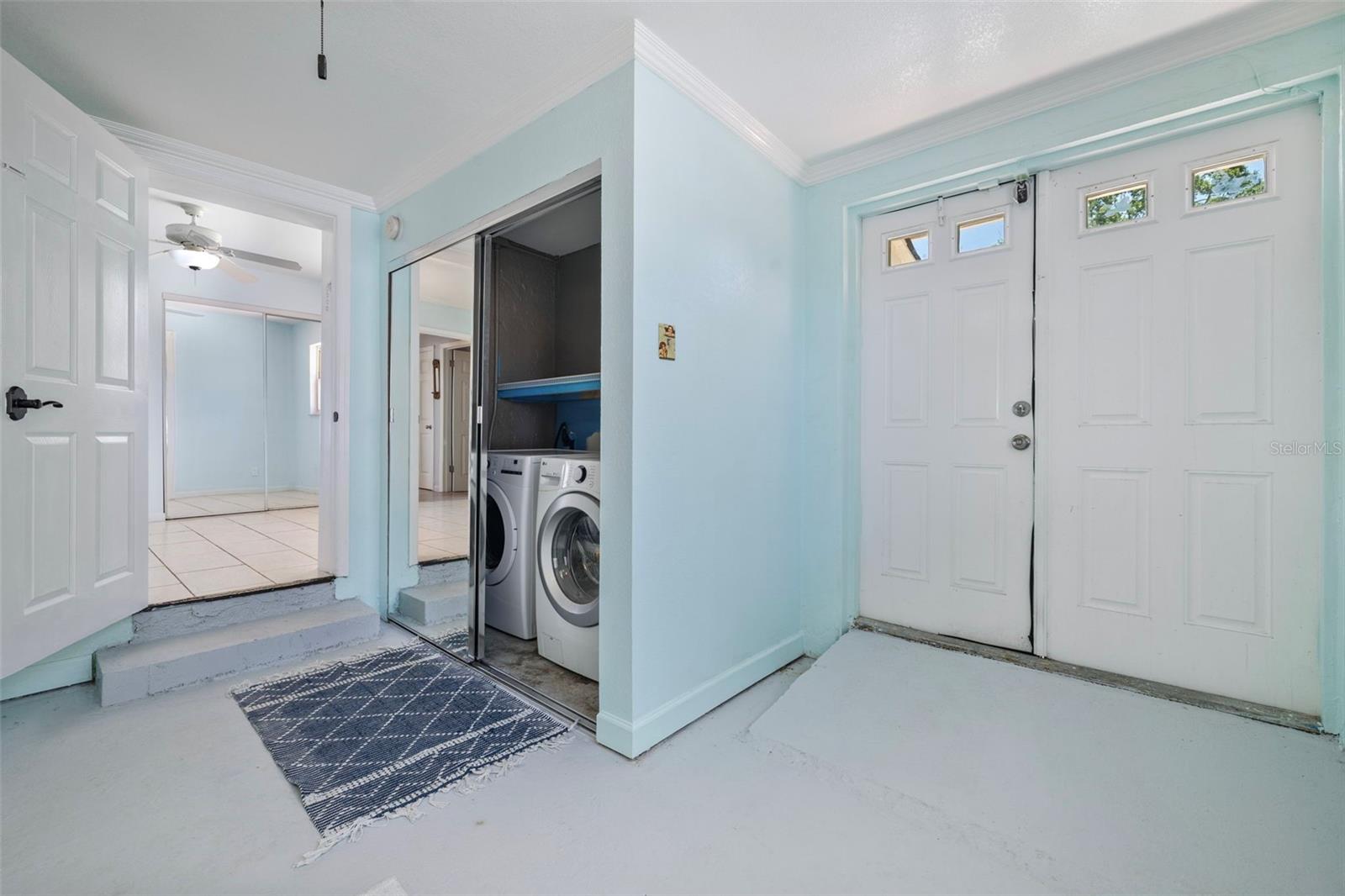 Listing photo id 27 for 4530 Catalonia Way S