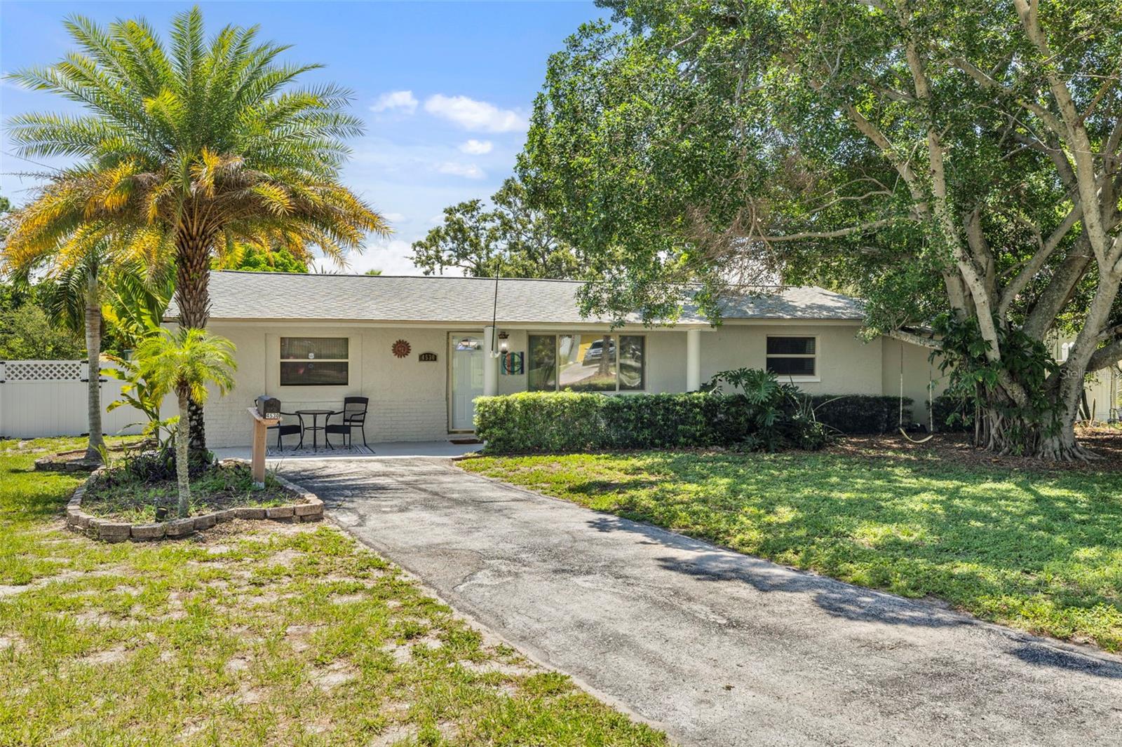 Listing photo id 1 for 4530 Catalonia Way S