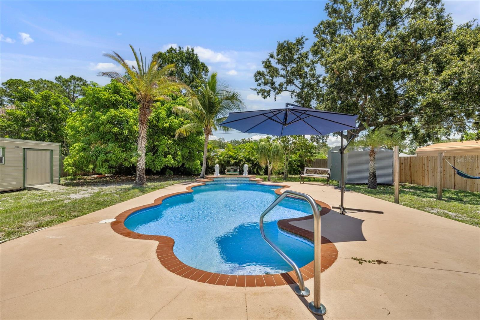 Listing photo id 32 for 4530 Catalonia Way S