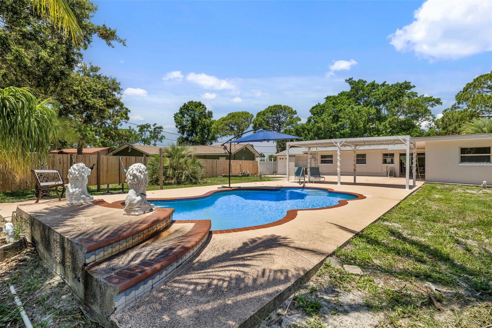 Listing photo id 34 for 4530 Catalonia Way S