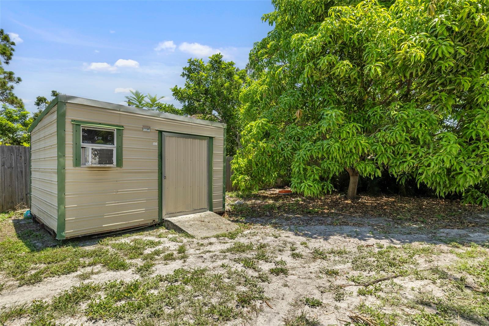 Listing photo id 35 for 4530 Catalonia Way S