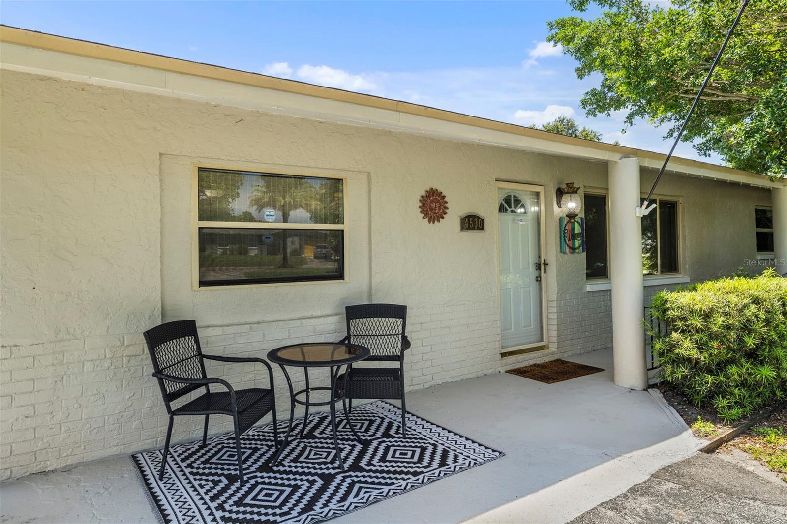 Listing photo id 2 for 4530 Catalonia Way S
