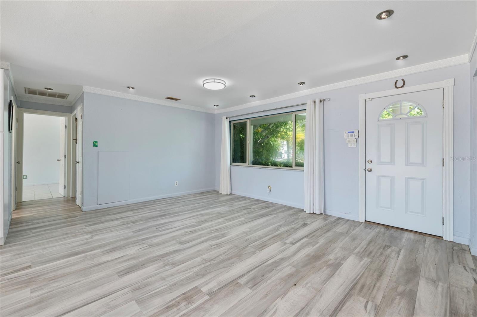 Listing photo id 4 for 4530 Catalonia Way S