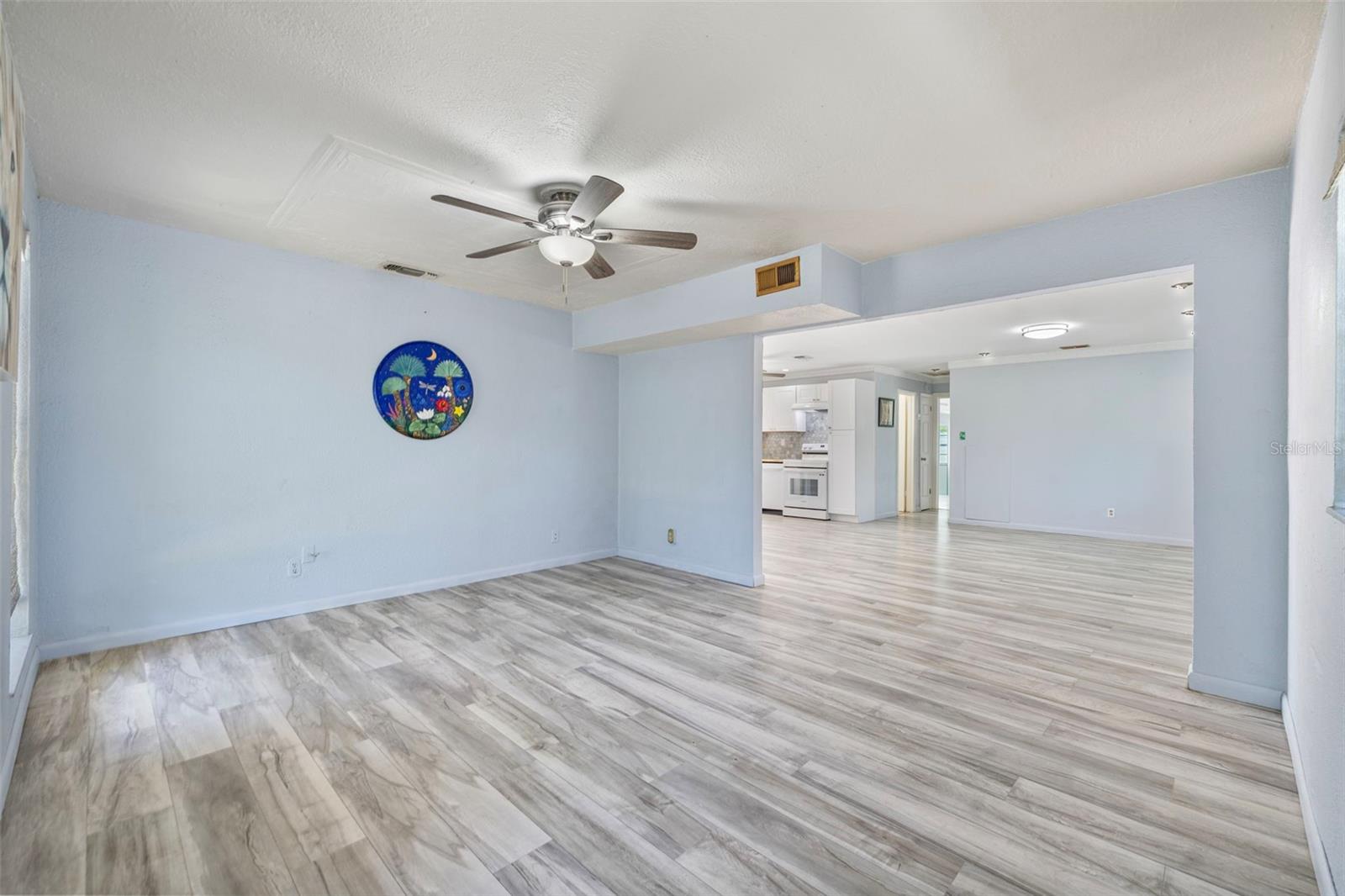 Listing photo id 7 for 4530 Catalonia Way S