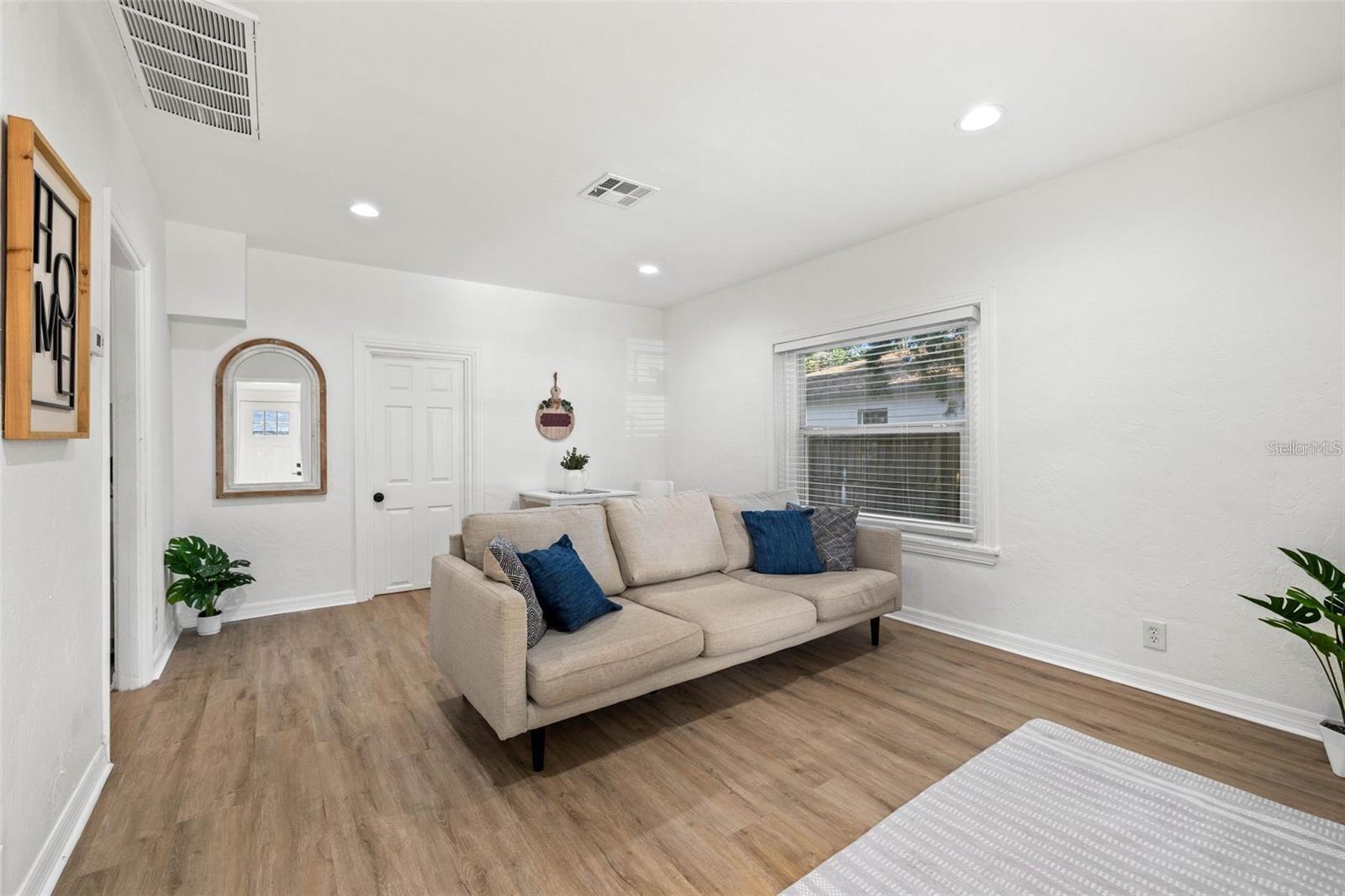 Image 9 of 23 For 1752 42nd Street S
