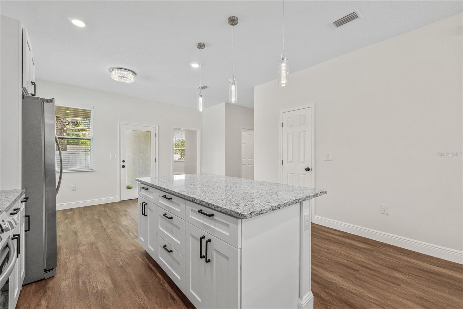 Image 18 of 41 For 8319 Ogontz Avenue