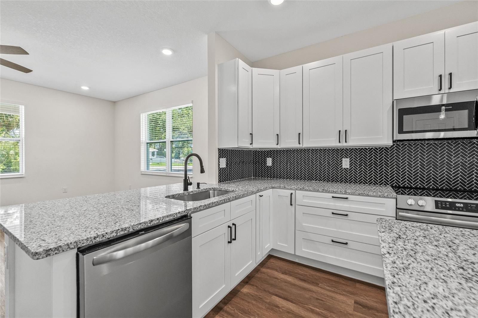 Image 19 of 41 For 8319 Ogontz Avenue