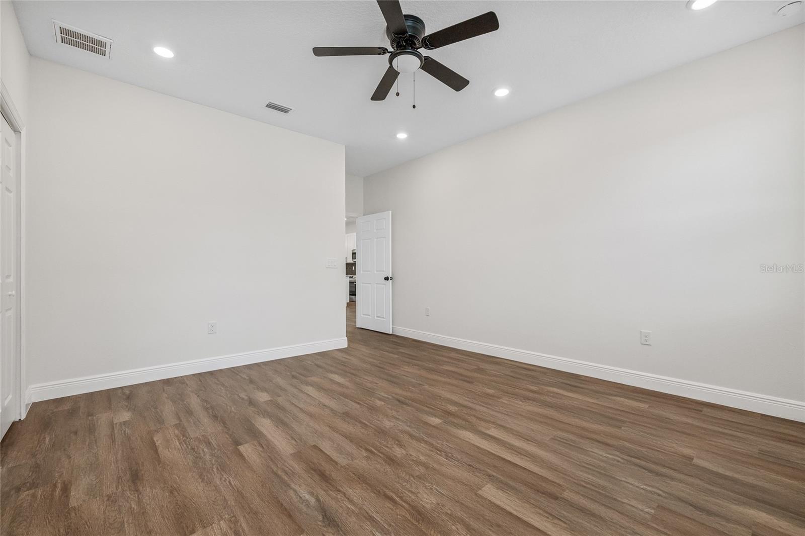 Image 26 of 41 For 8319 Ogontz Avenue