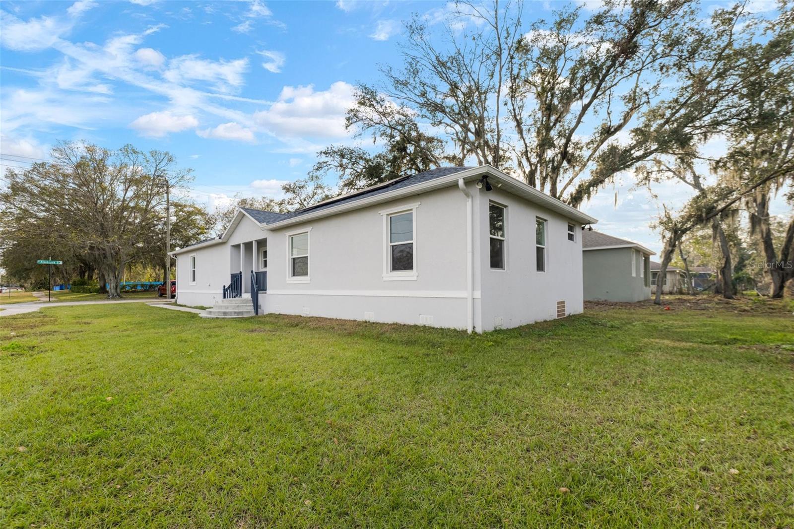 Image 10 of 31 For 902 Alsobrook Street