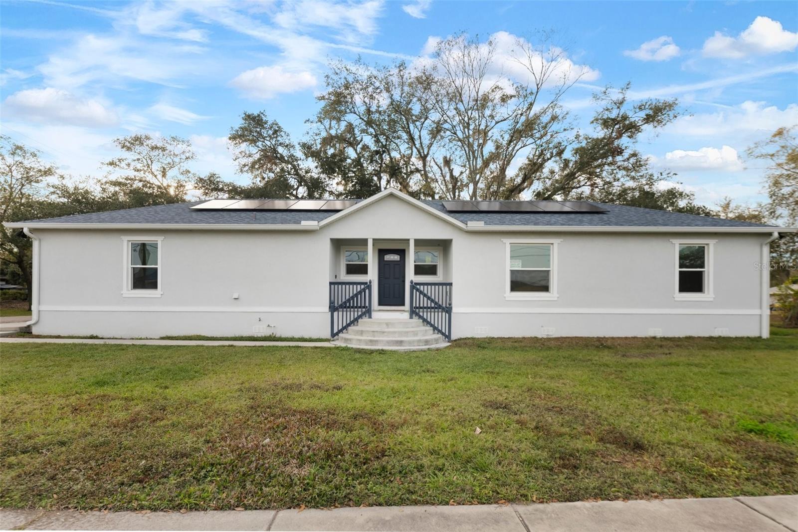 Image 3 of 31 For 902 Alsobrook Street