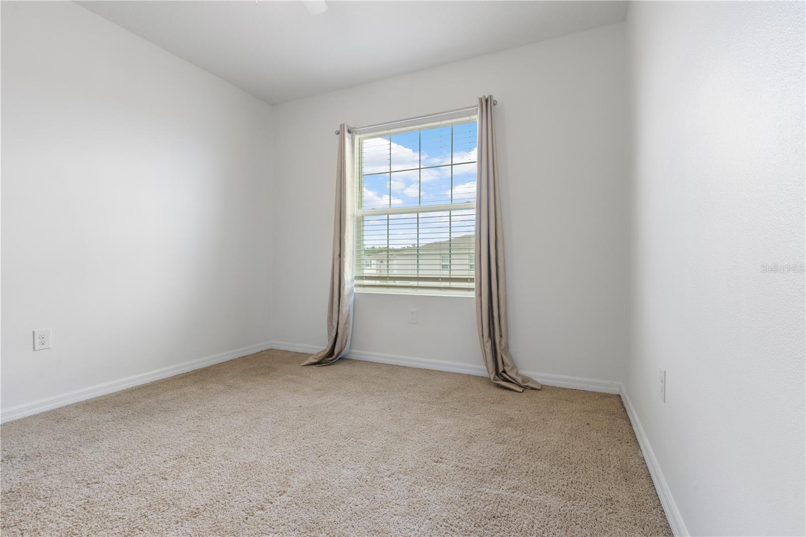Image 23 of 45 For 2699 Suncoast Blend Drive