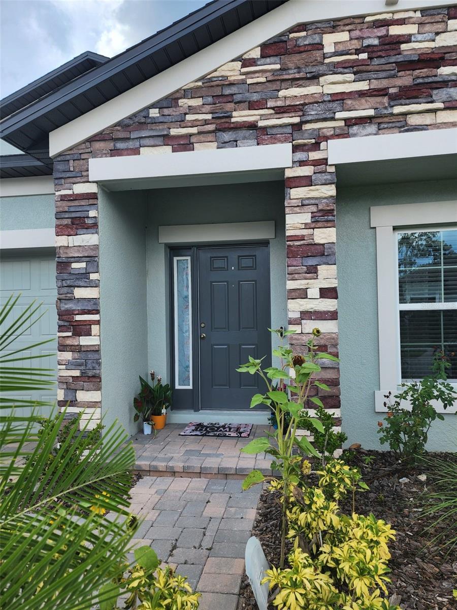 Listing photo id 0 for 12351 Nouveau Avenue