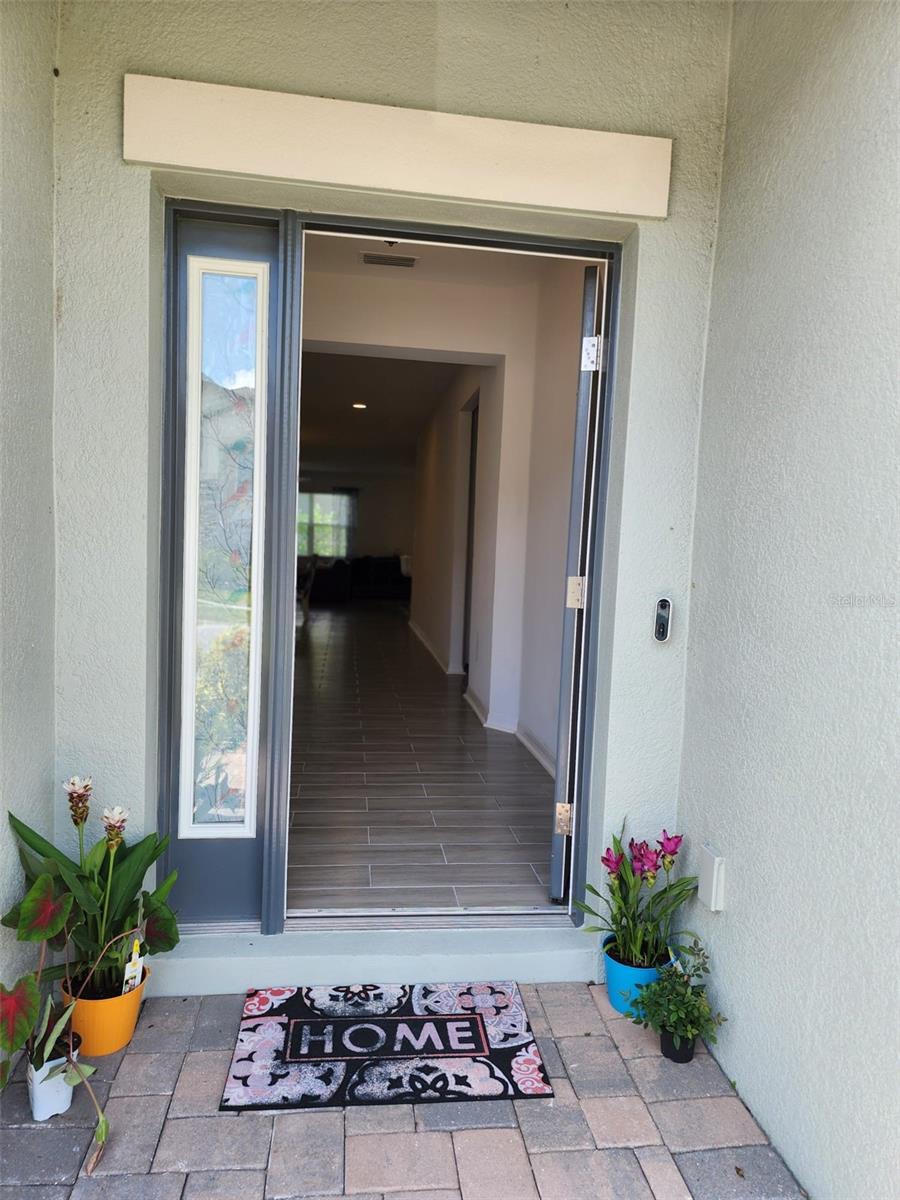 Listing photo id 1 for 12351 Nouveau Avenue