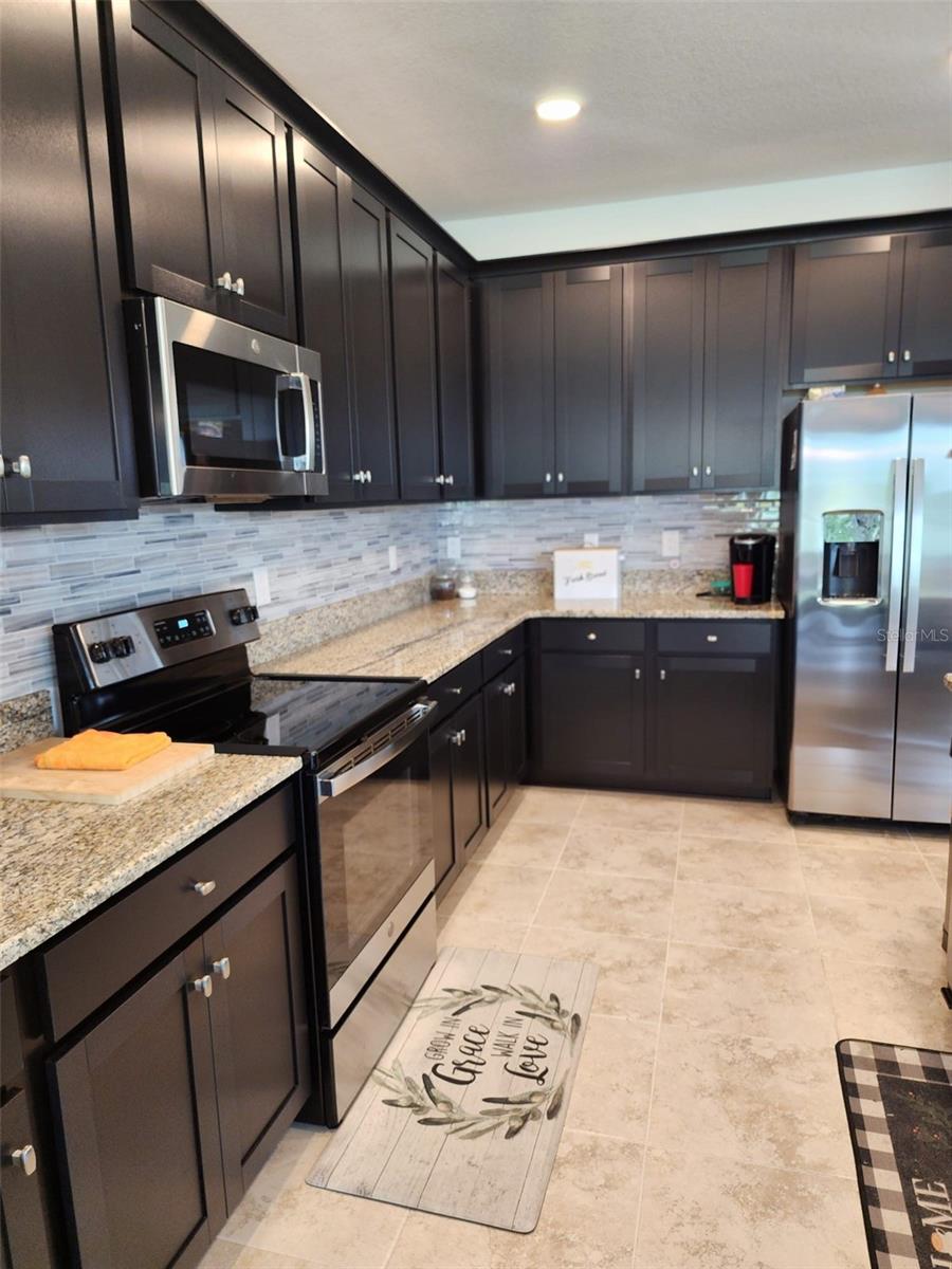 Listing photo id 6 for 12351 Nouveau Avenue