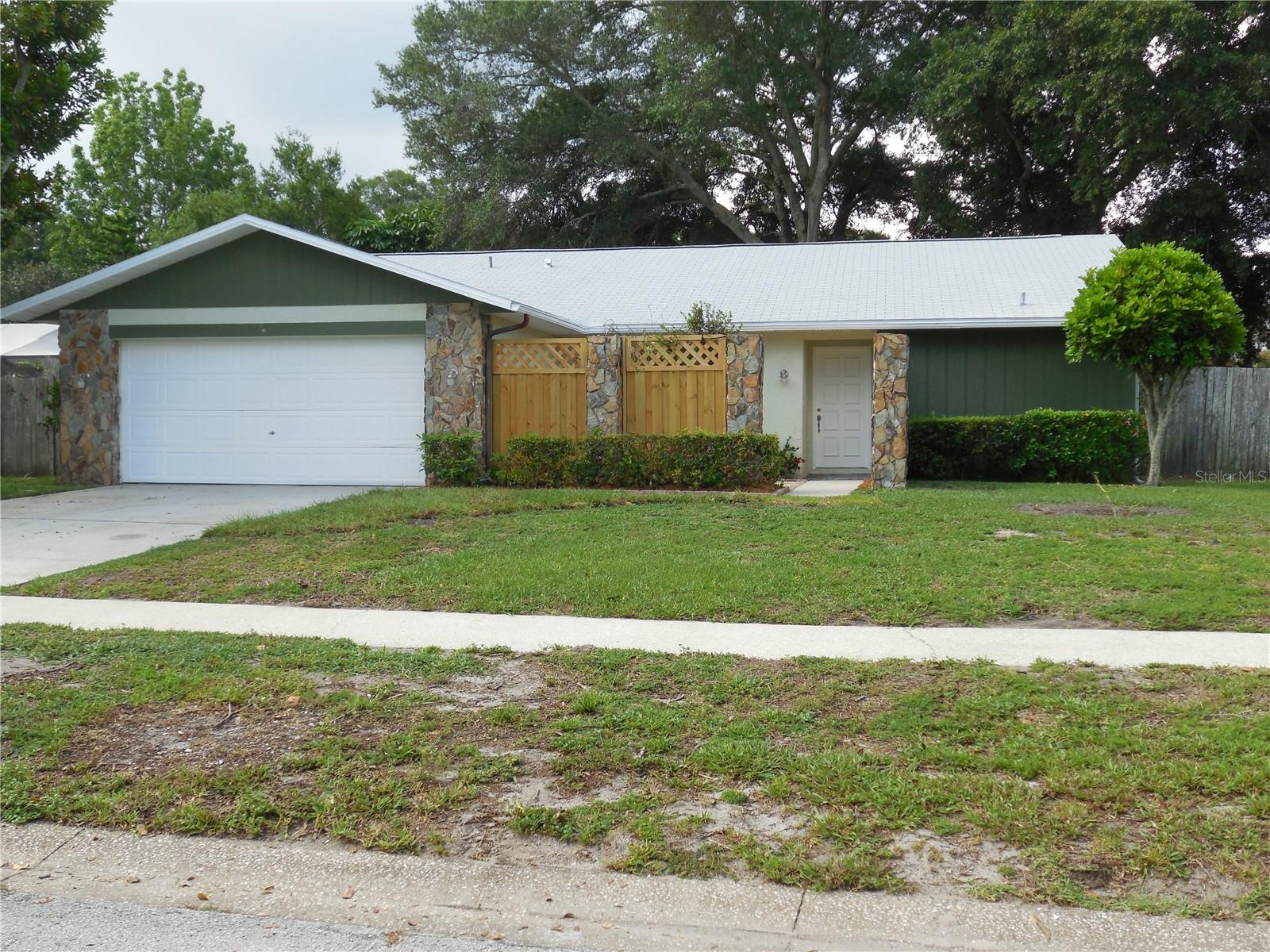 Details for 2101 Sun Tree Drive, CLEARWATER, FL 33763