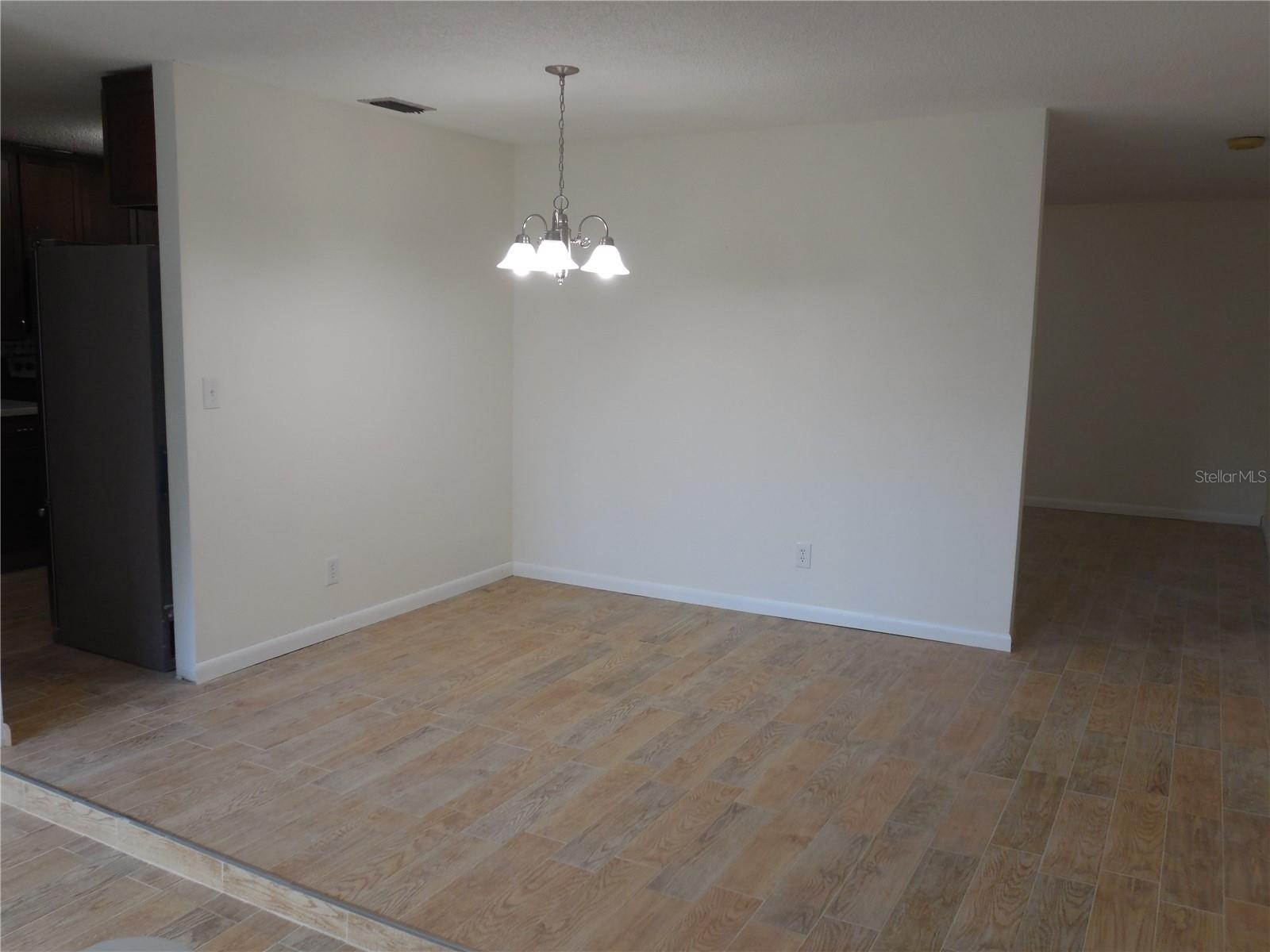 Image 10 of 15 For 2101 Sun Tree Drive