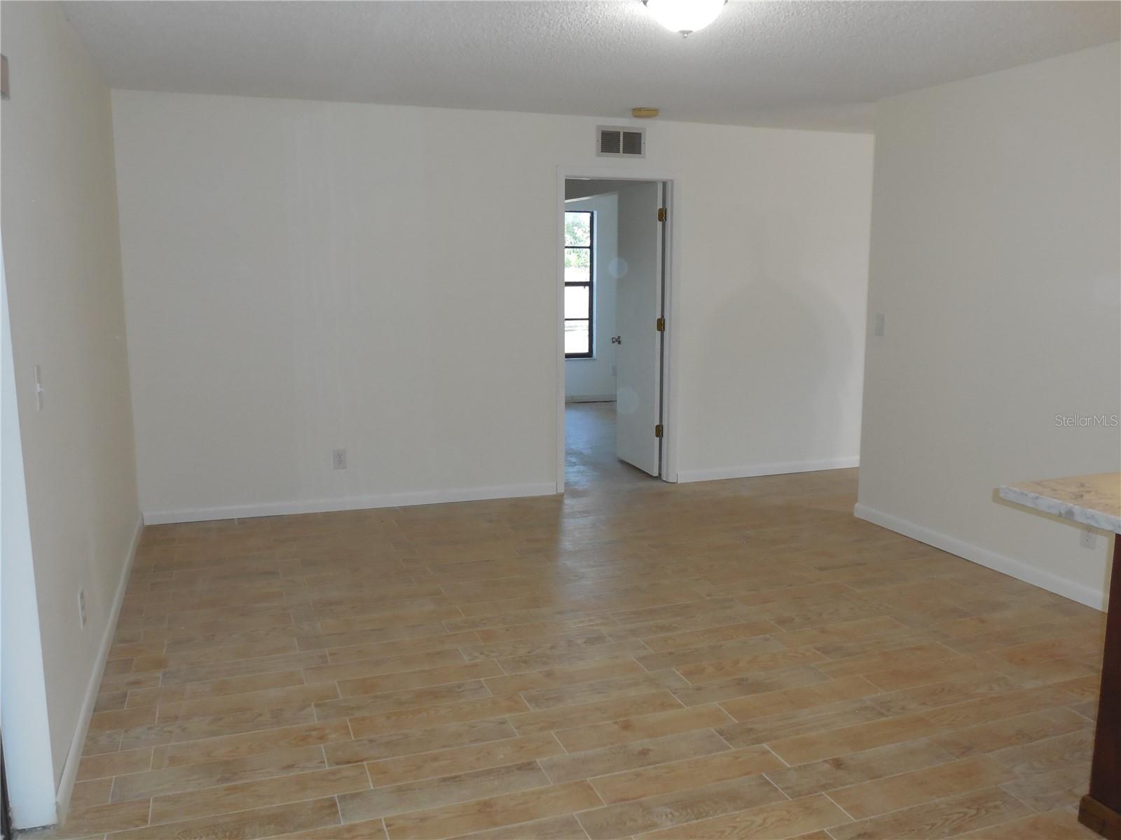Image 11 of 15 For 2101 Sun Tree Drive