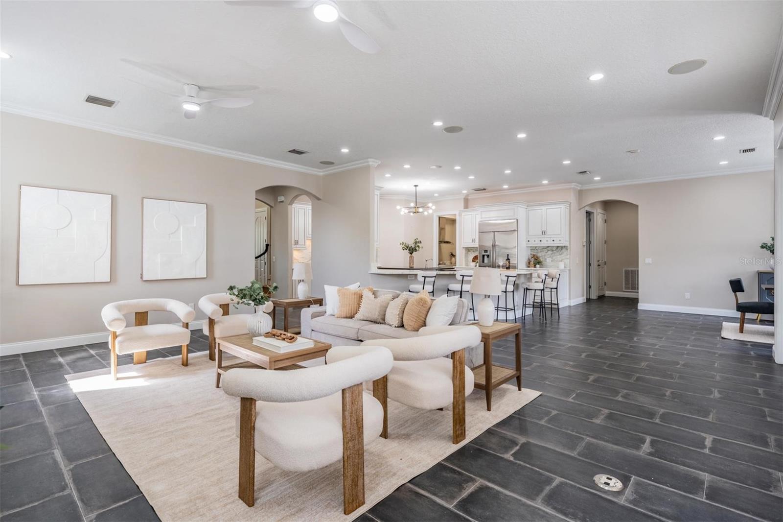 Listing photo id 8 for 650 Geneva Place