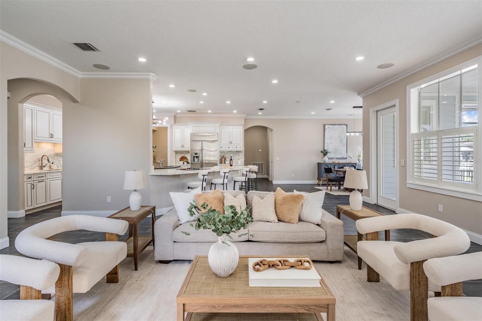Listing photo id 9 for 650 Geneva Place