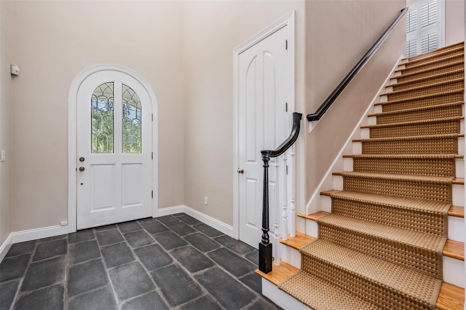 Listing photo id 19 for 650 Geneva Place