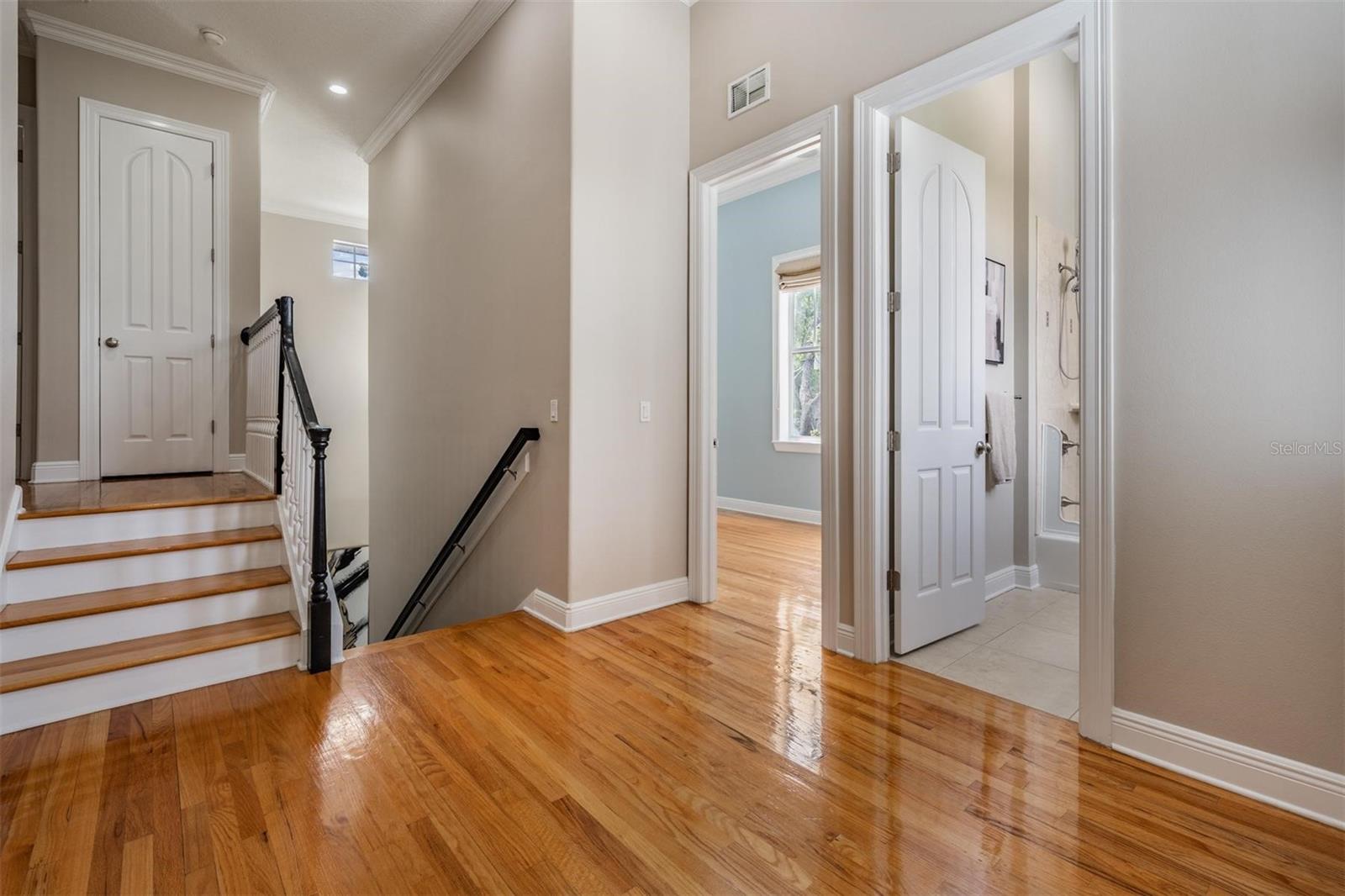 Listing photo id 20 for 650 Geneva Place