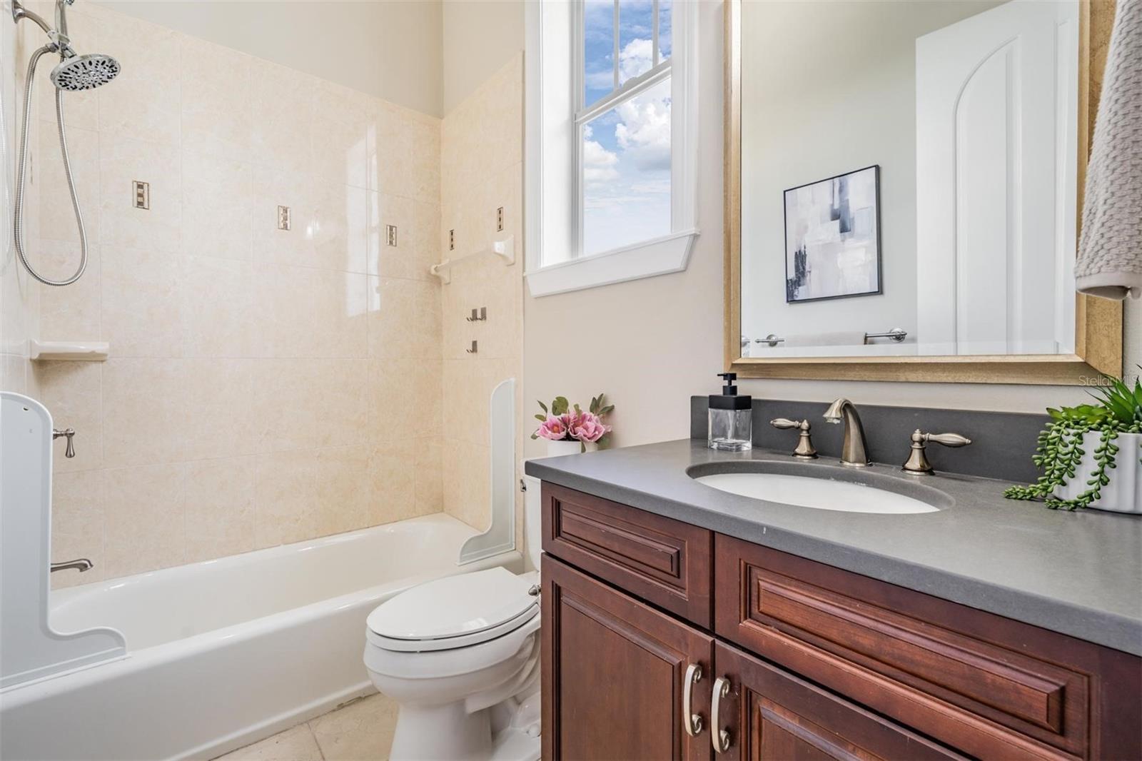 Listing photo id 32 for 650 Geneva Place
