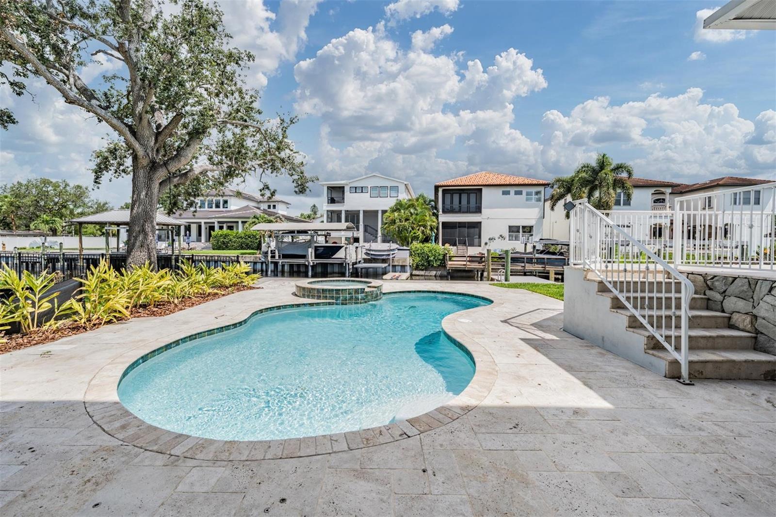 Listing photo id 42 for 650 Geneva Place