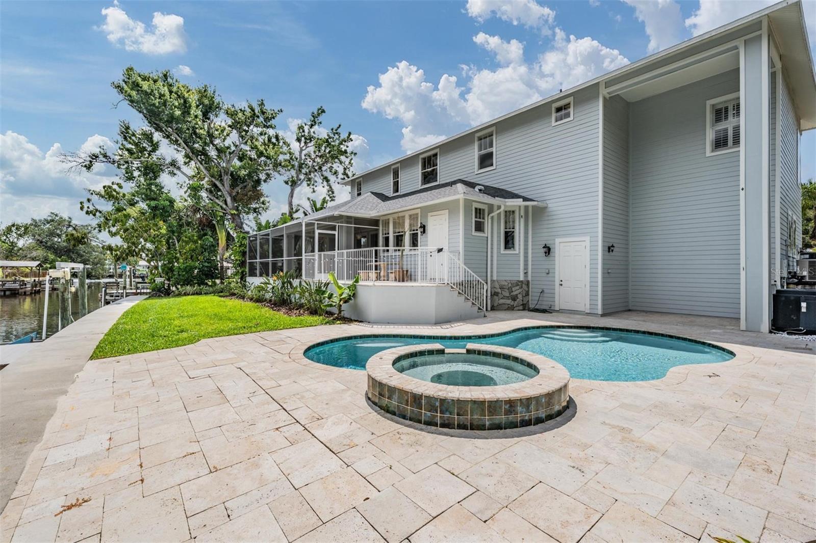 Listing photo id 43 for 650 Geneva Place