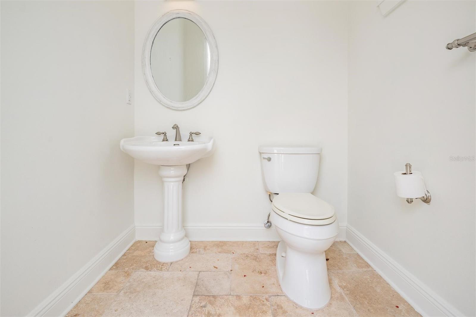 Listing photo id 47 for 650 Geneva Place