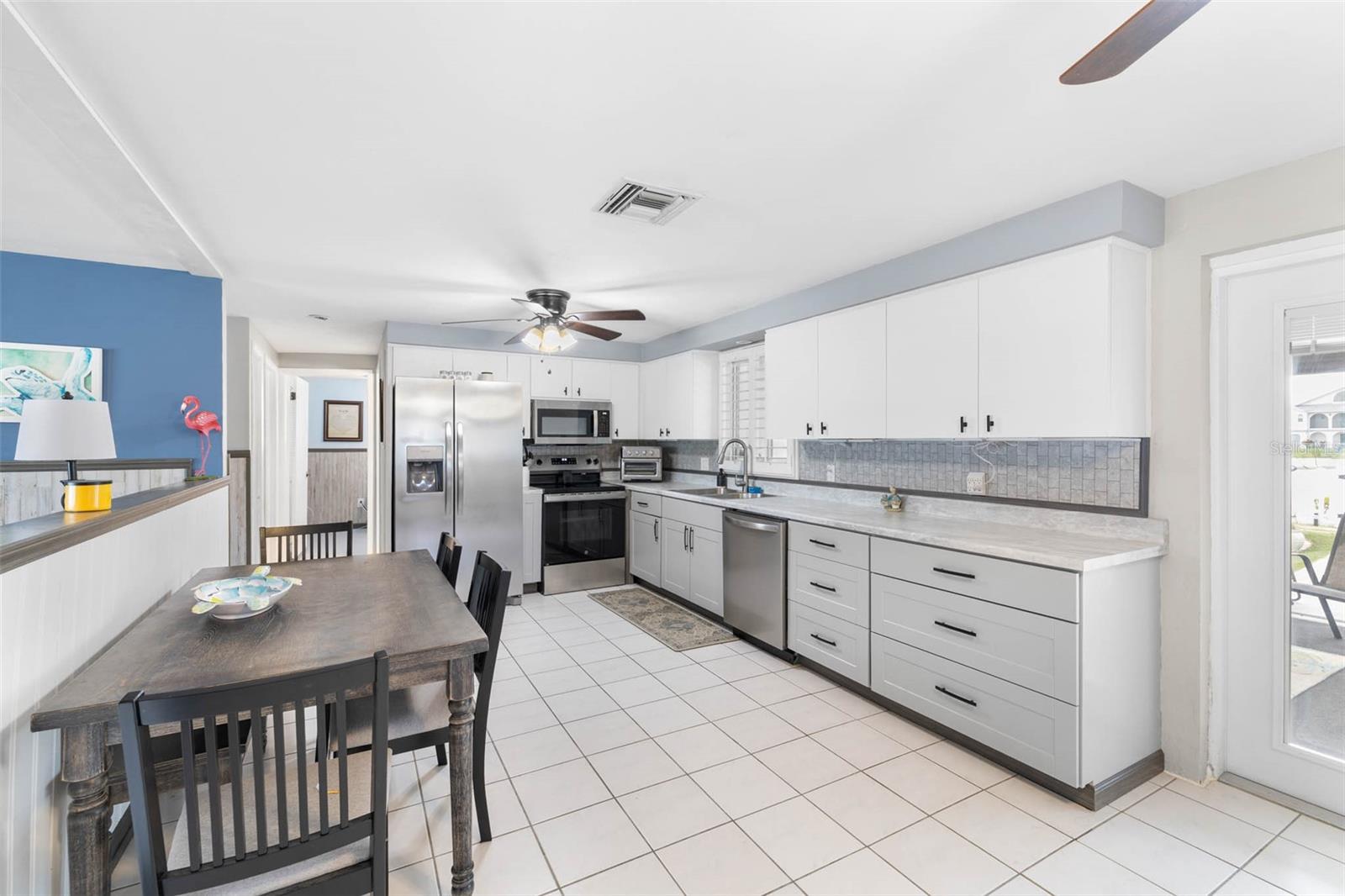 Image 15 of 46 For 3260 Gulfview Drive