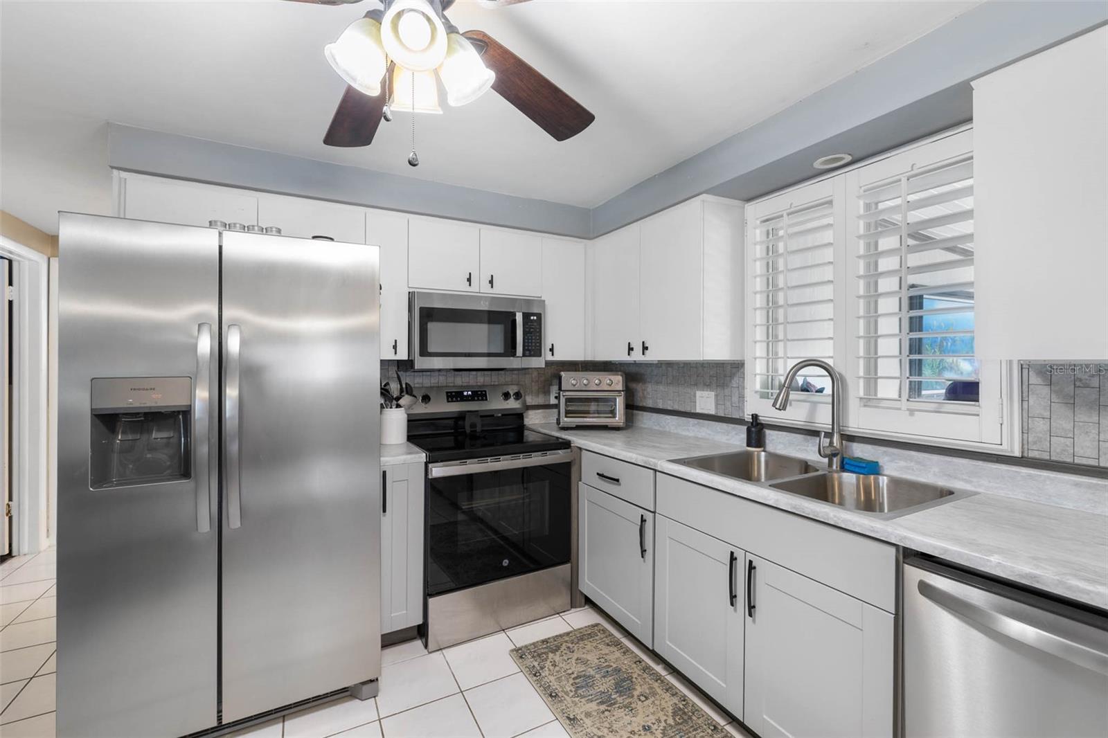 Image 18 of 46 For 3260 Gulfview Drive