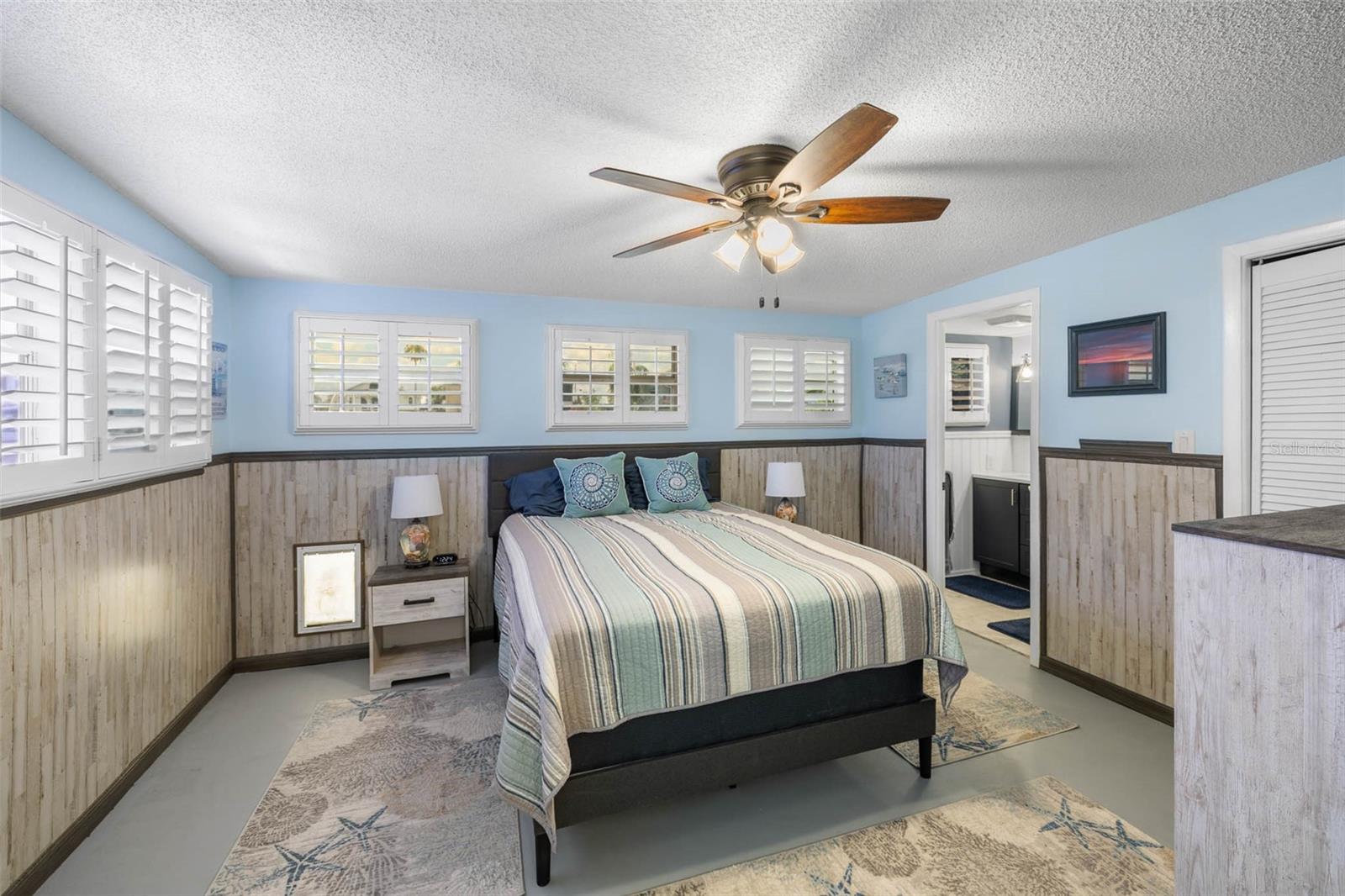 Image 21 of 46 For 3260 Gulfview Drive