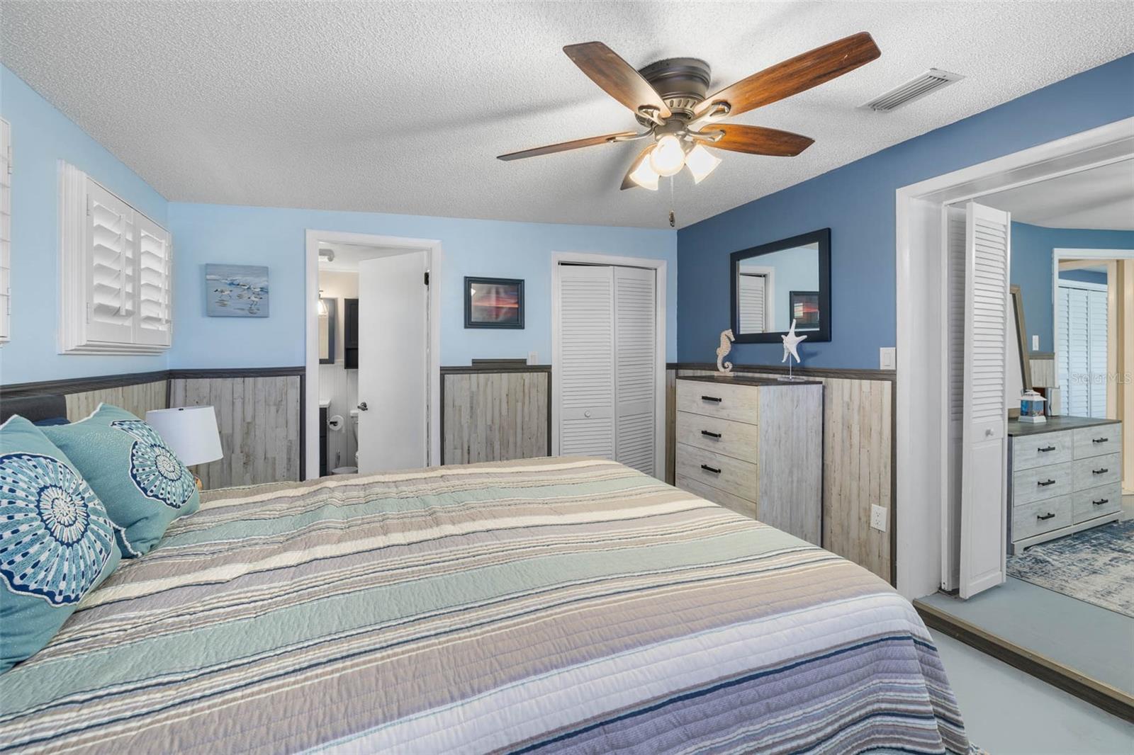 Image 22 of 46 For 3260 Gulfview Drive
