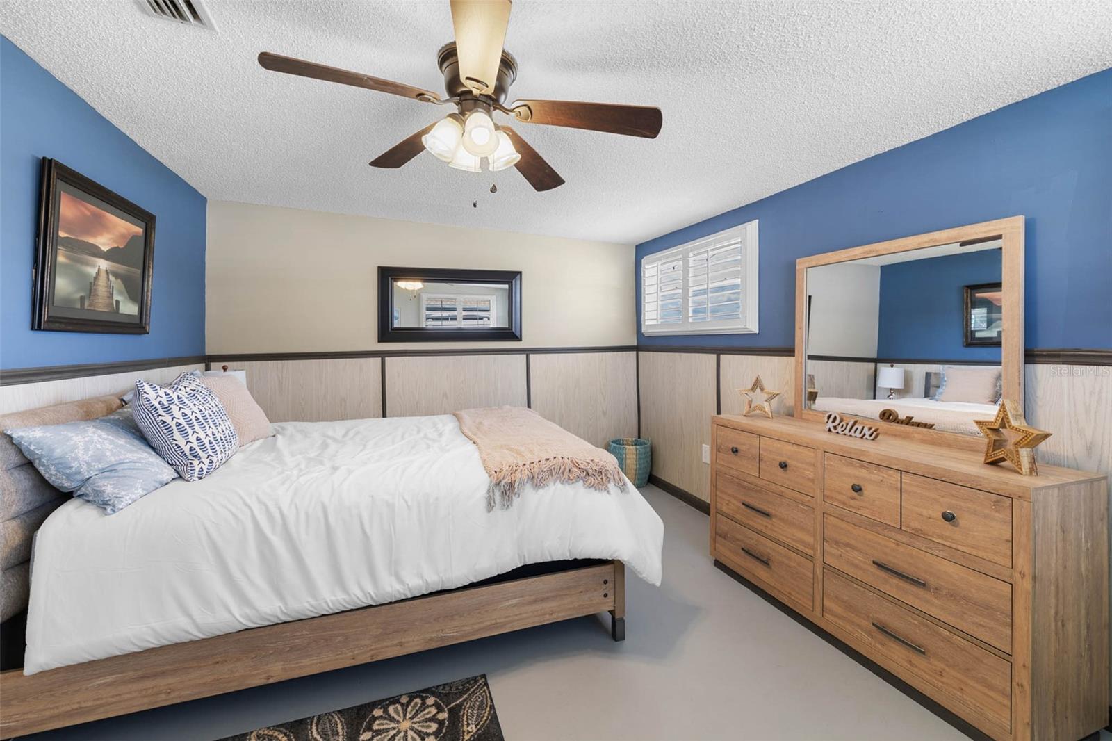 Image 30 of 46 For 3260 Gulfview Drive