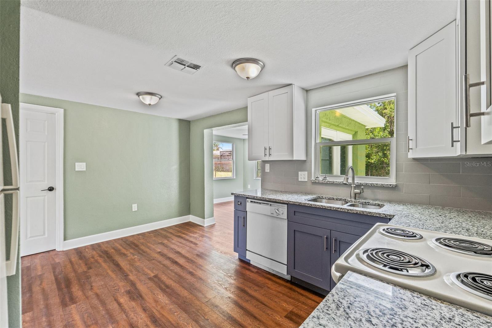 Listing photo id 8 for 10039 Old Hickory Lane