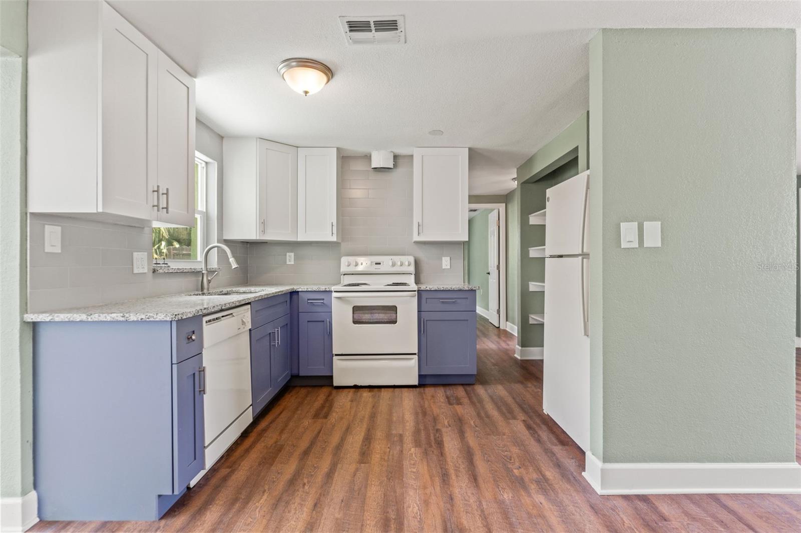 Listing photo id 2 for 10039 Old Hickory Lane
