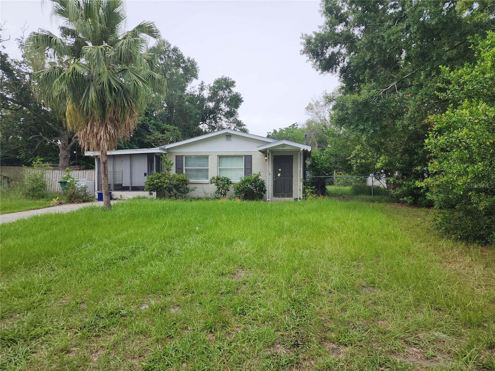 Image 2 of 3 For 1711 Poinsettia Avenue