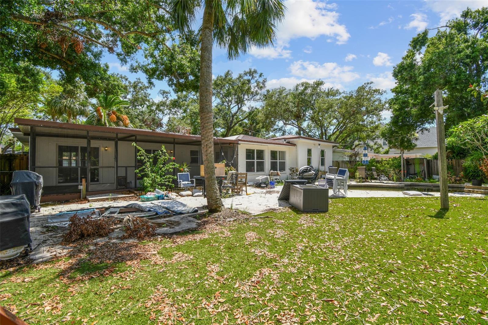 Image 38 of 44 For 5107 Azeele Street