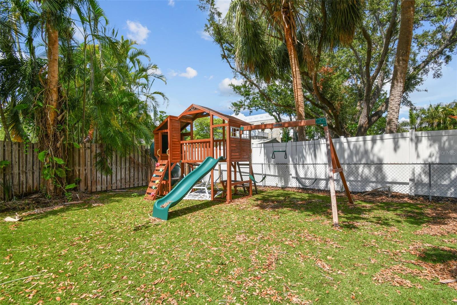 Image 40 of 44 For 5107 Azeele Street