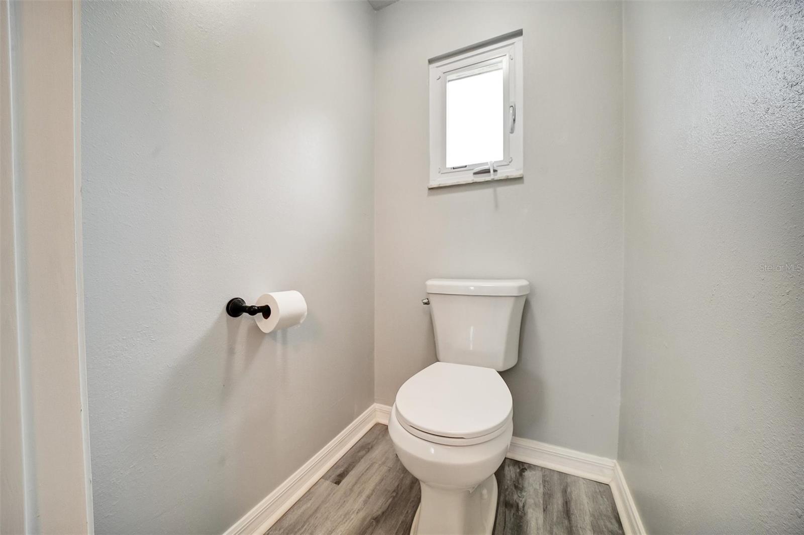 Image 42 of 67 For 1305 Willow Valley Drive