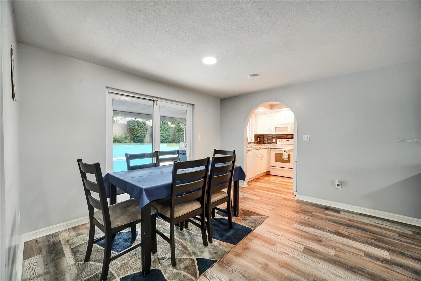 Image 9 of 67 For 1305 Willow Valley Drive