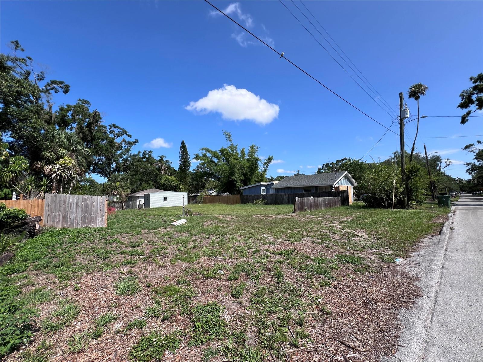 Listing photo id 2 for 7812 Mulberry Street