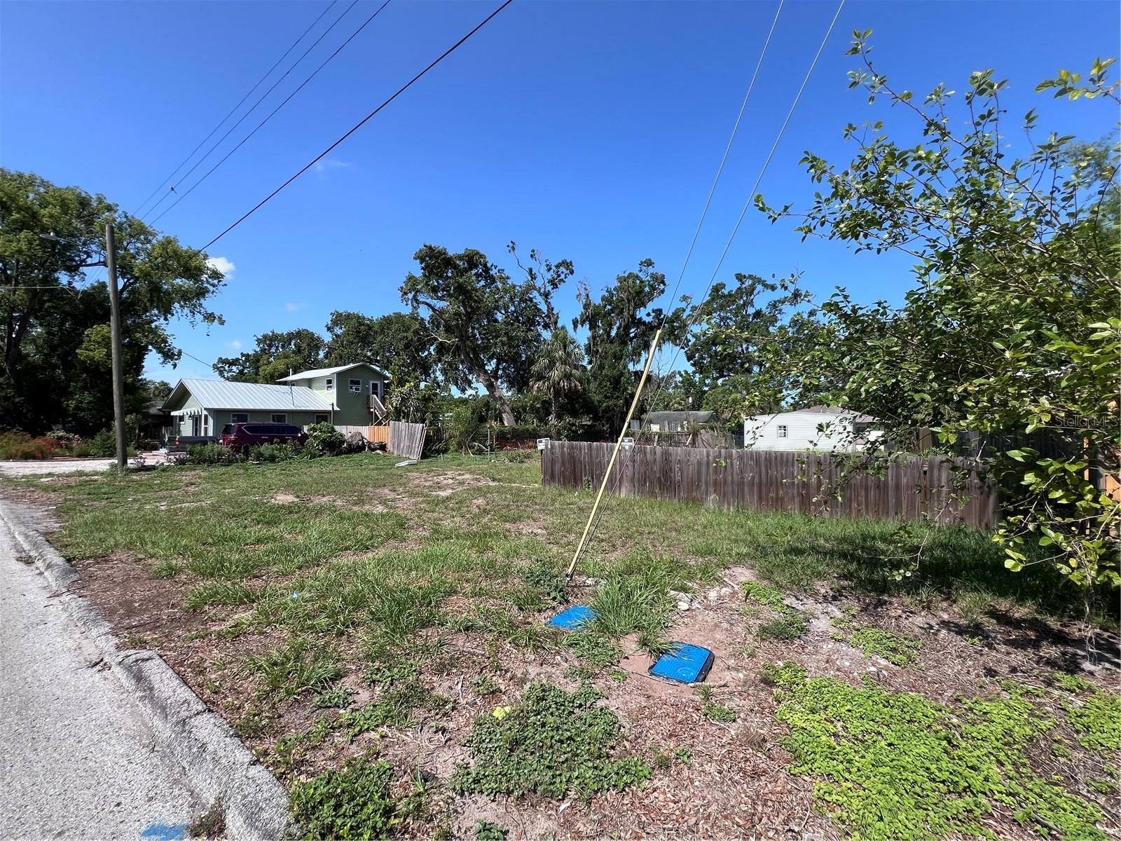 Listing photo id 3 for 7812 Mulberry Street