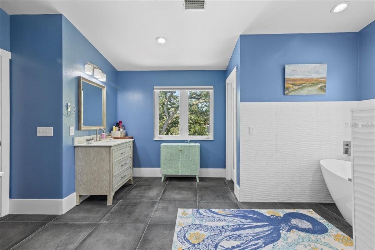 Image 38 of 72 For 4722 Laurel Road