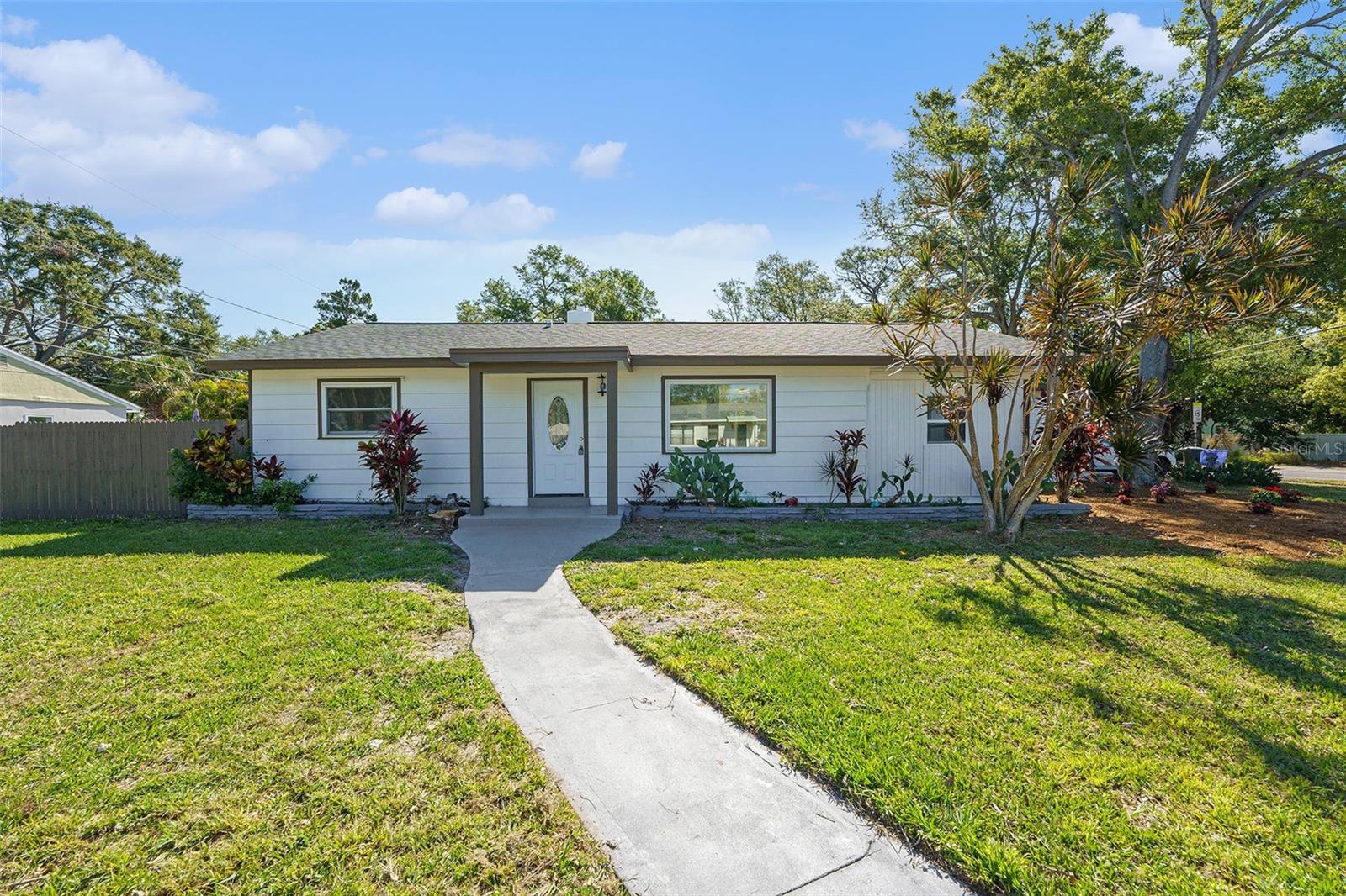 Image 3 of 26 For 1601 Paloma Ln