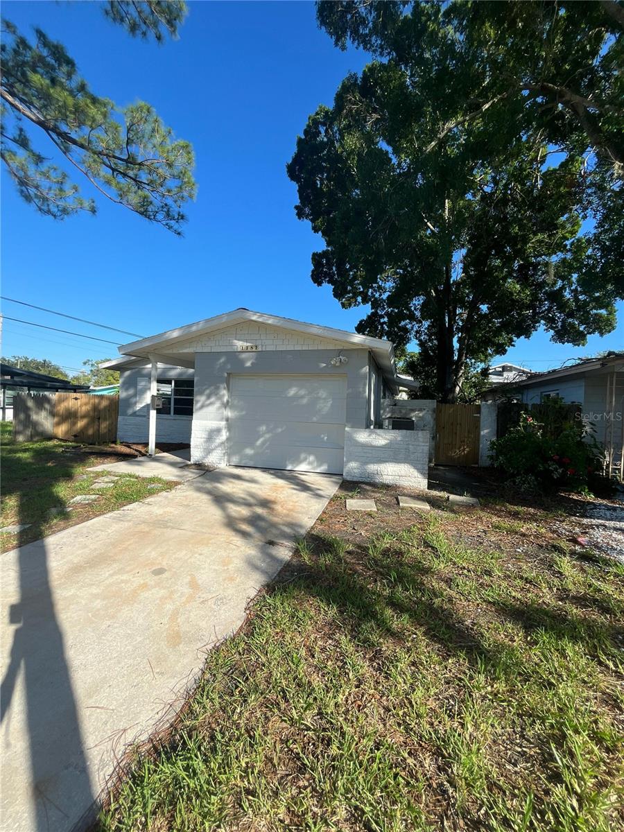 Listing photo id 1 for 1782 Michigan Avenue Ne