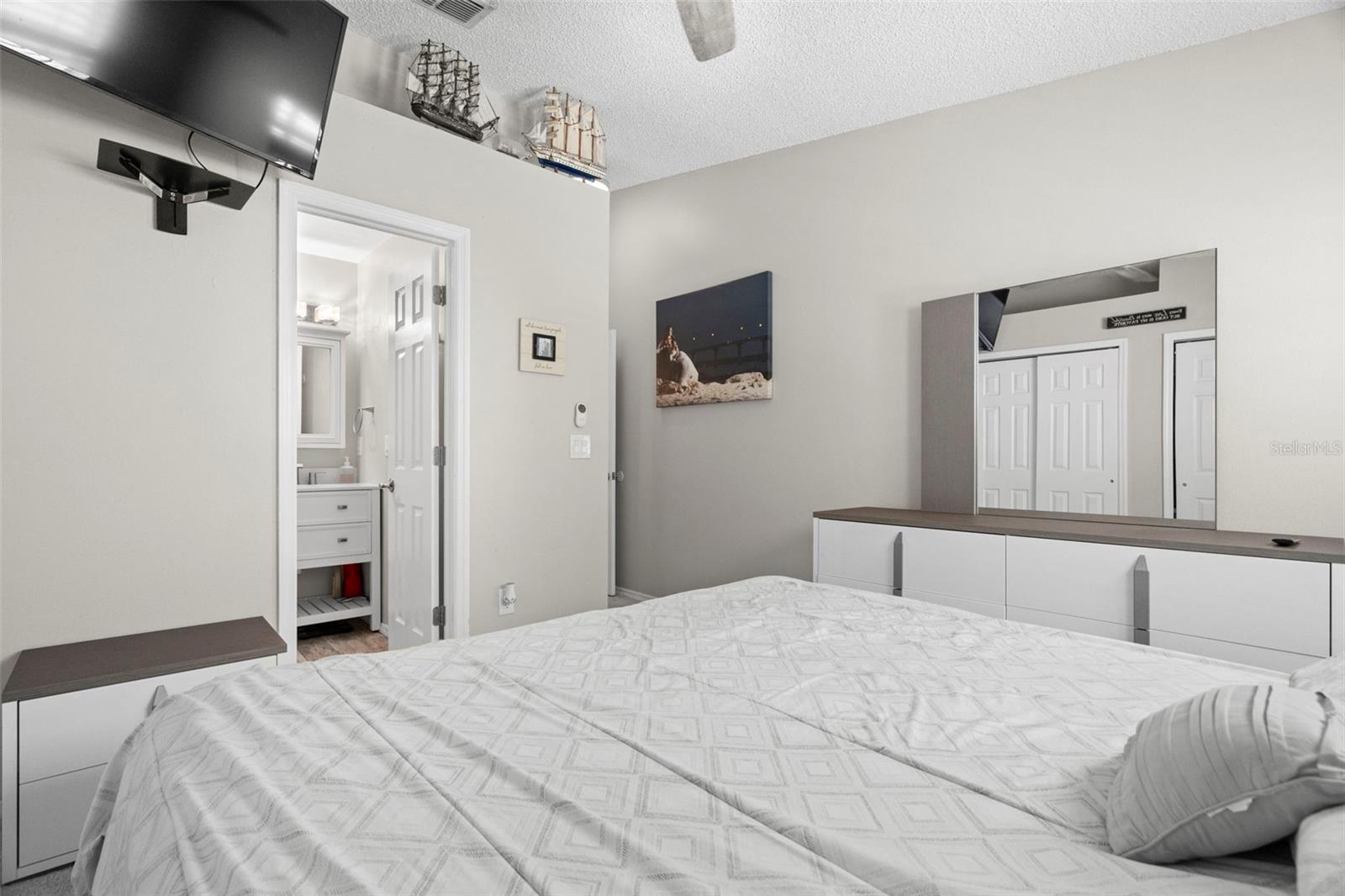 Image 17 of 25 For 3323 Fox Hunt Drive