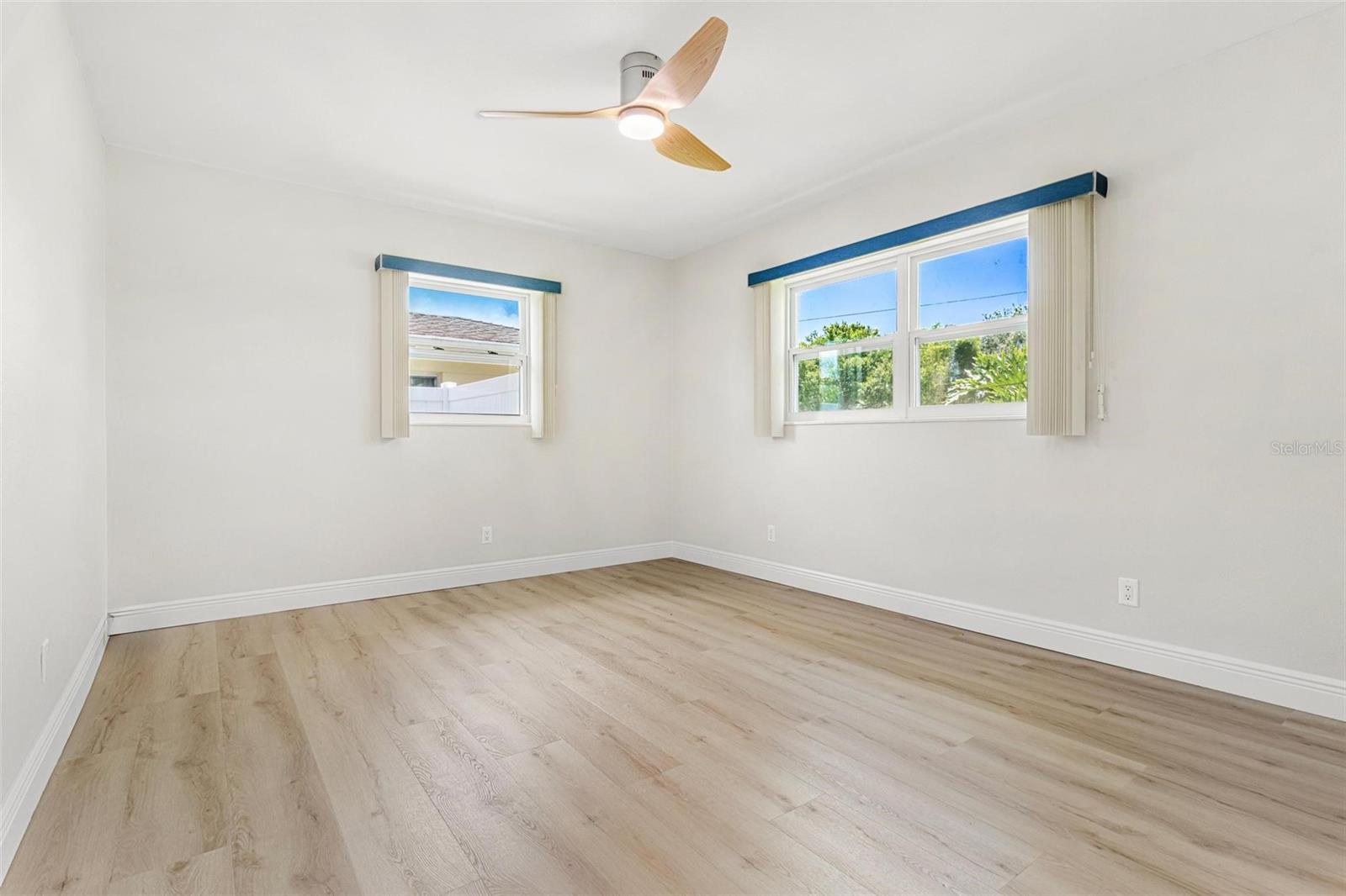 Image 13 of 23 For 10971 90th Avenue