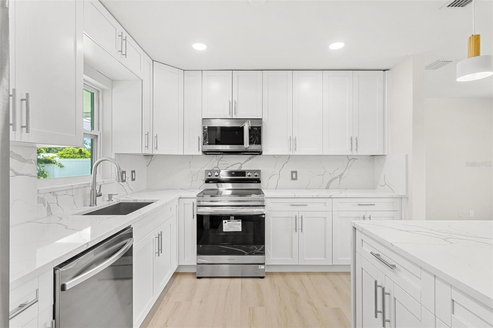 Image 2 of 23 For 10971 90th Avenue