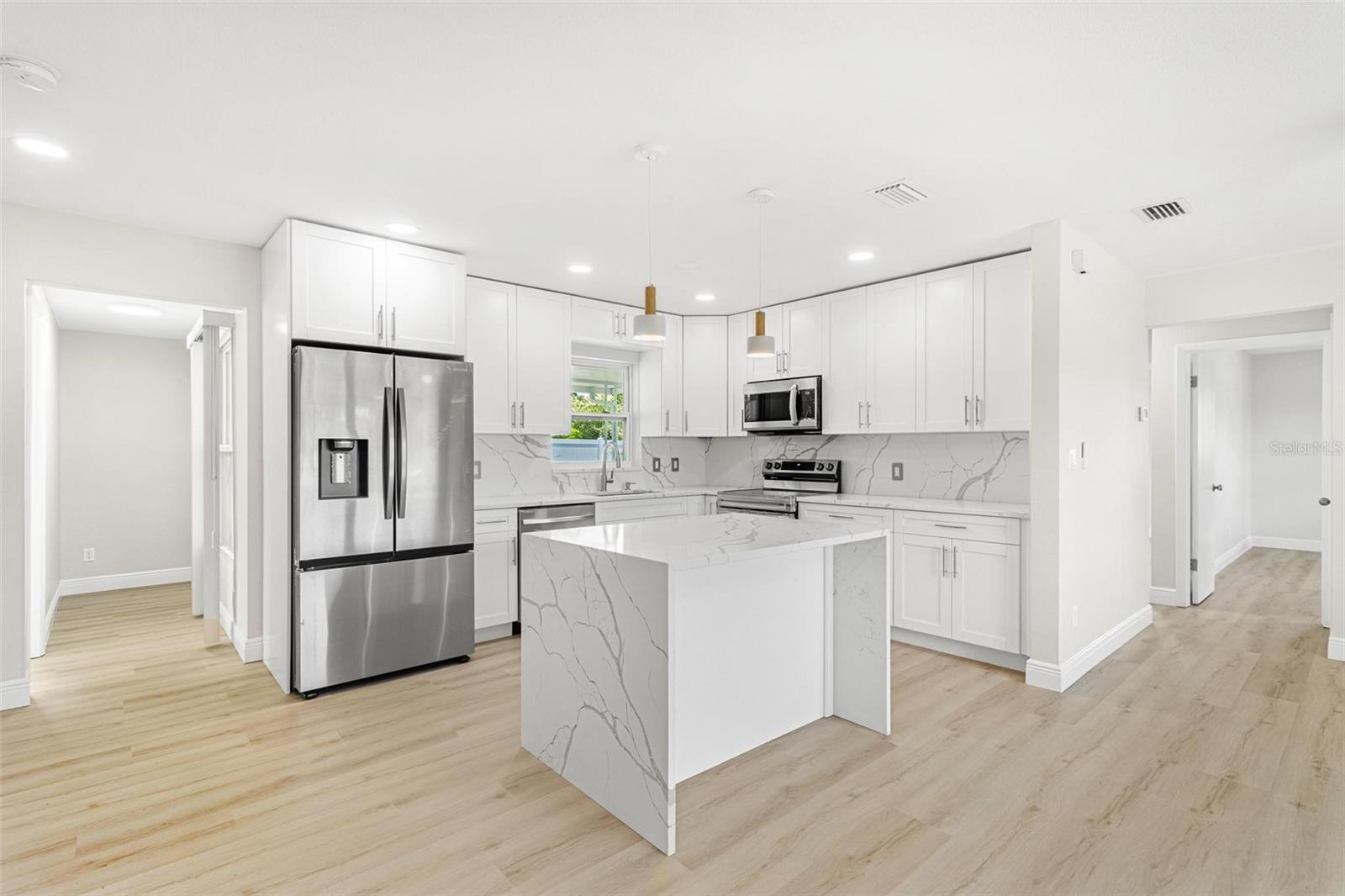 Image 4 of 23 For 10971 90th Avenue